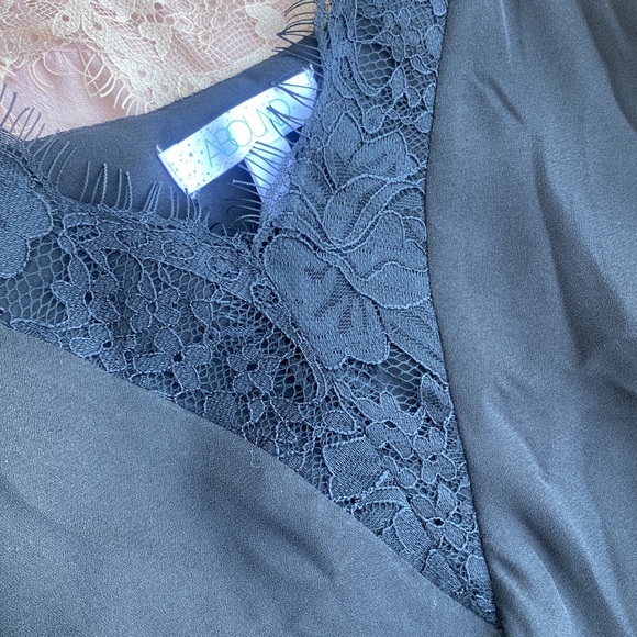 Chemise Lace Neckline Tank Tops - set of 2 - Picture 7 of 7